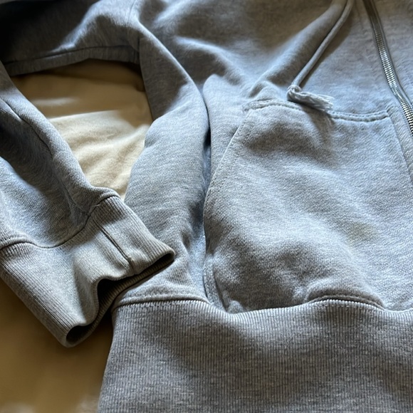 Gray Brandy Hoodie🩶 - Picture 4 of 6